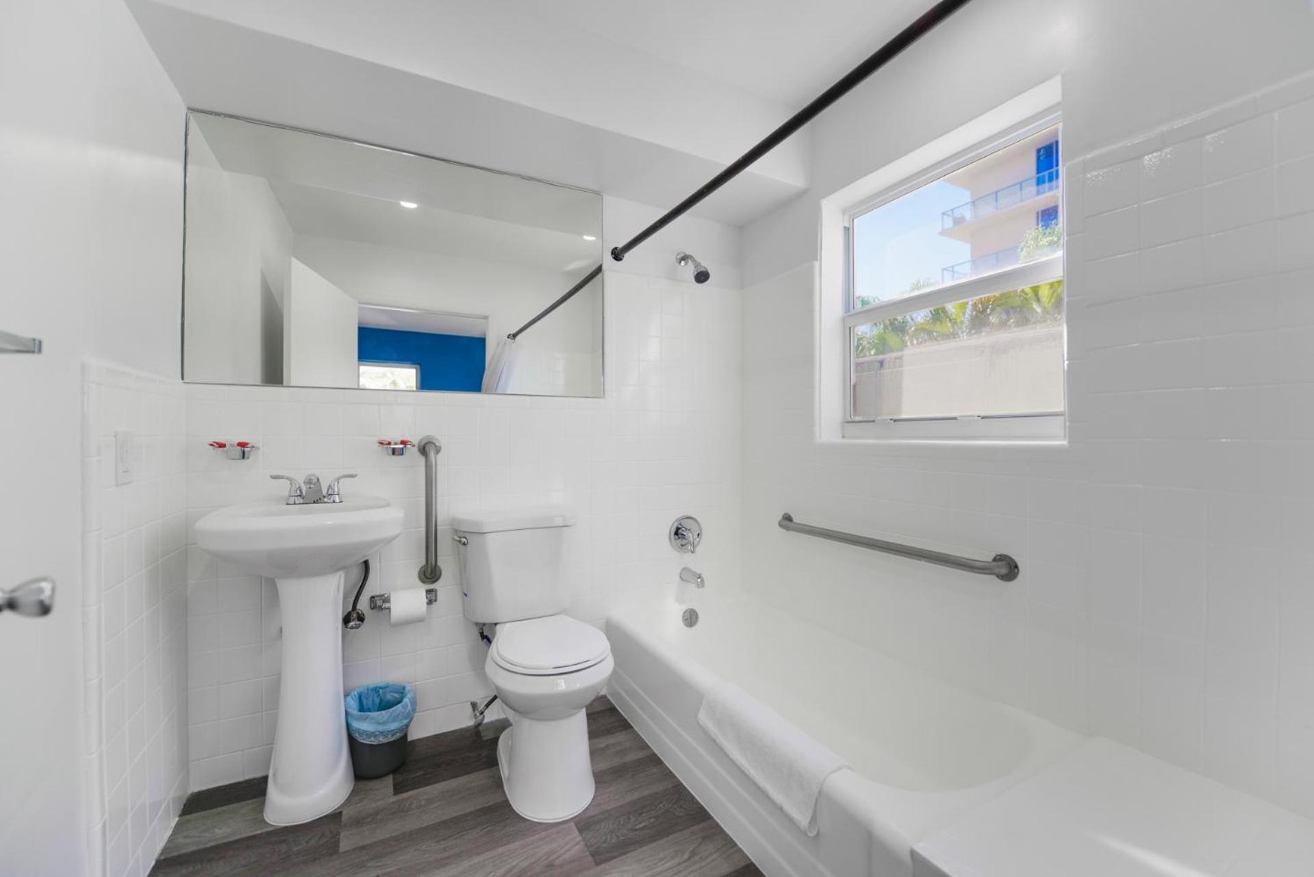 Radiant Unit With Parking And Pool - M26 Apartment Hollywood Bagian luar foto